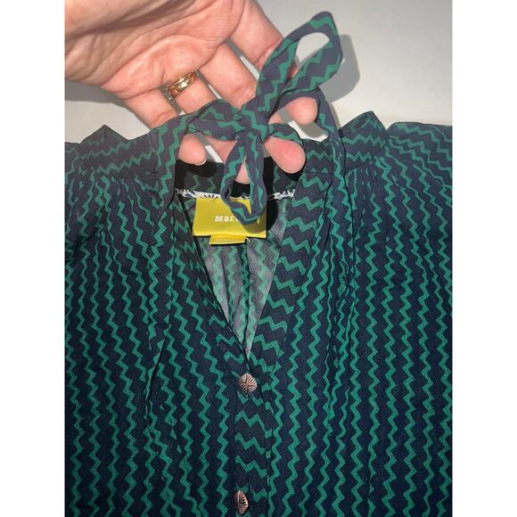 Maeve ANTHROPOLOGIE Shirt Size XS Green Navy Della Sheer Chevron Tie Neck Sleeve - Picture 6 of 16